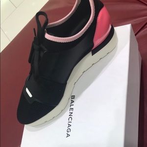 BALENCIAGAS RUNNERS BRAND NEW